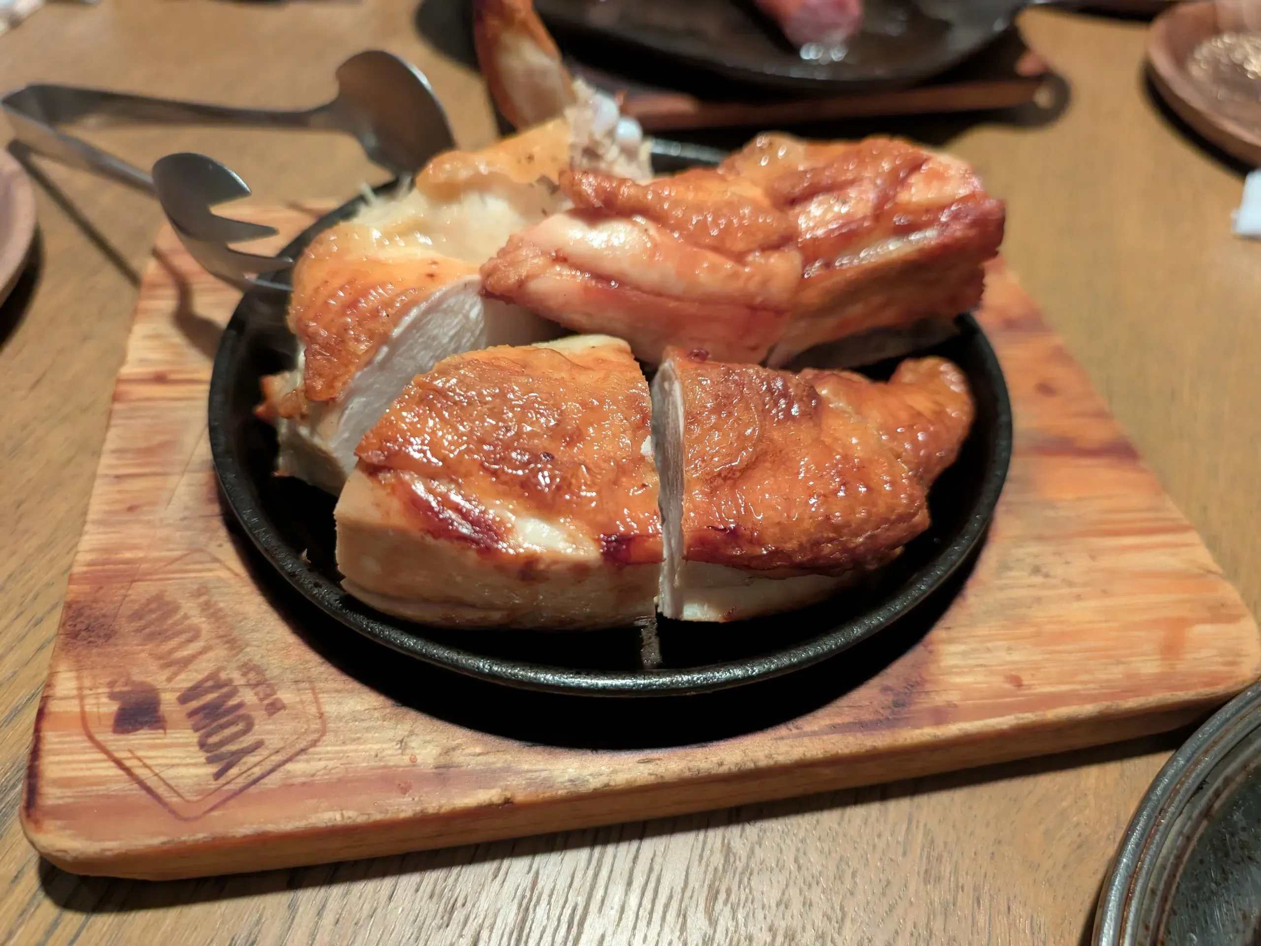 YONA YONA BEER WORKS 吉祥寺店のローストチキン